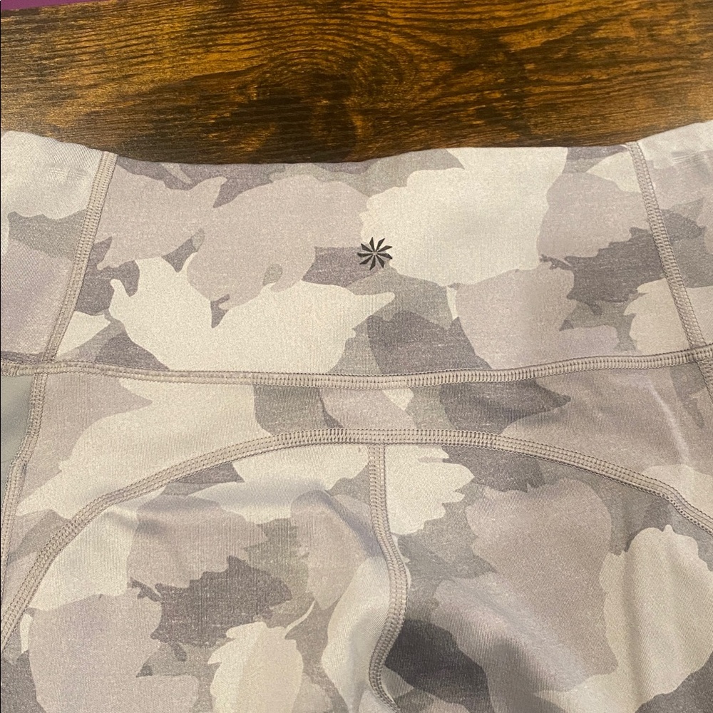 Athleta leggings - Picture 8 of 9
